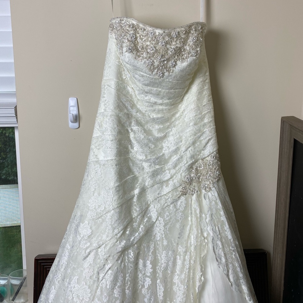 Wedding dress